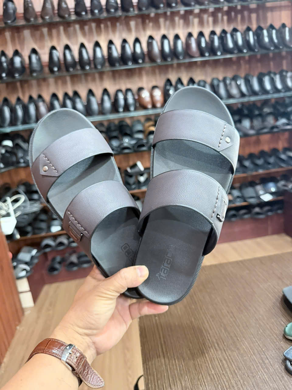 Dép hai quai Taraco — sản phẩm mới